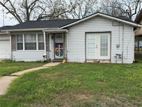 531 E Houston Street Giddings TX 78942