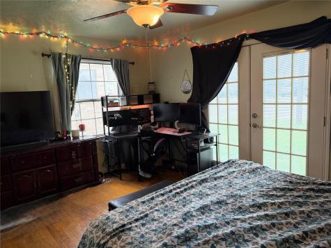 531 E Houston Street Giddings TX 78942