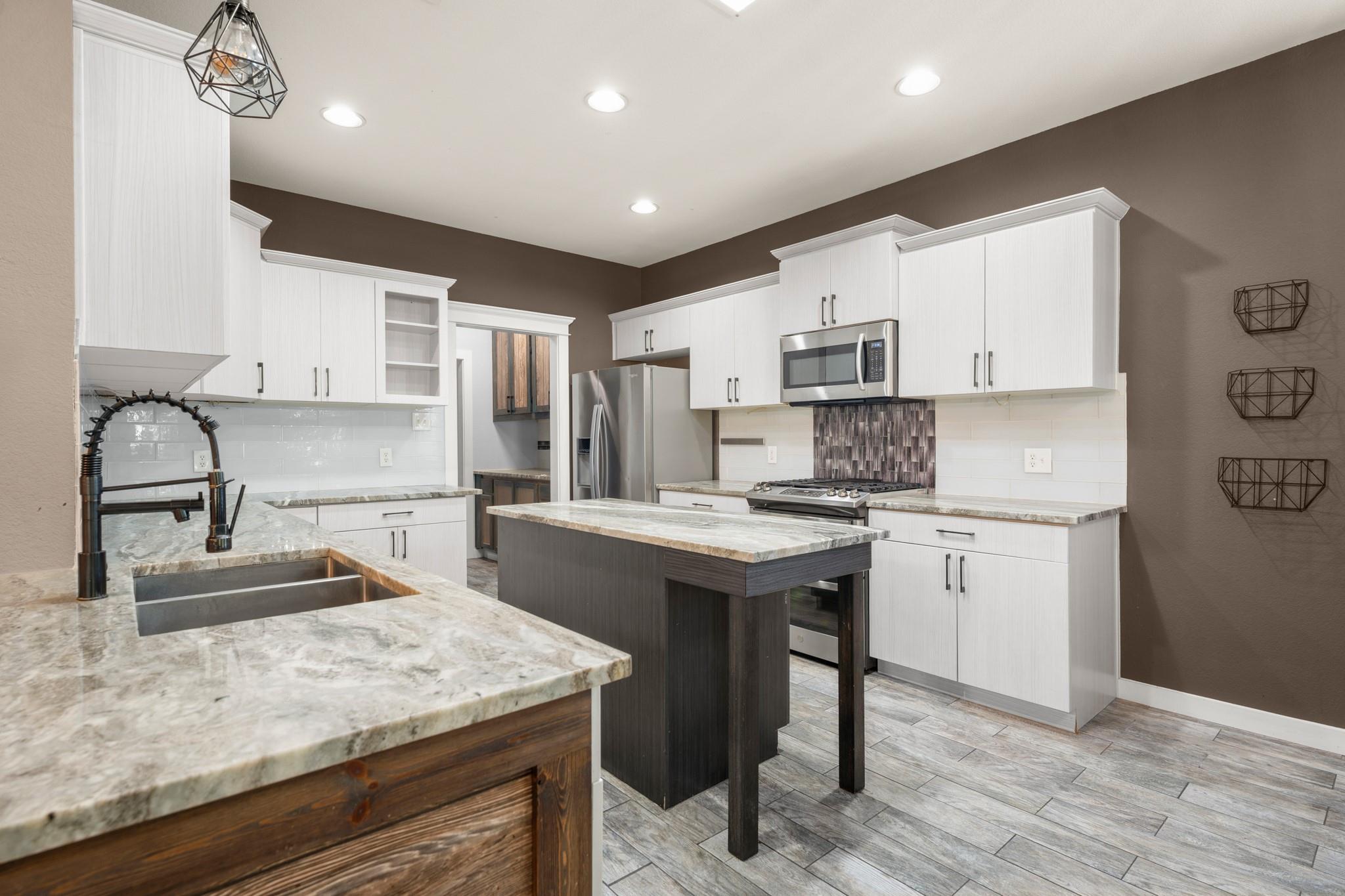 411 Olmos Drive Leander TX 78641