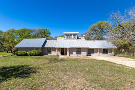 12 Creekwood Drive Schulenburg TX 78956