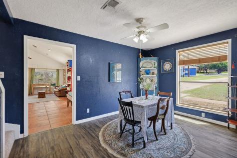 12 Creekwood Drive Schulenburg TX 78956