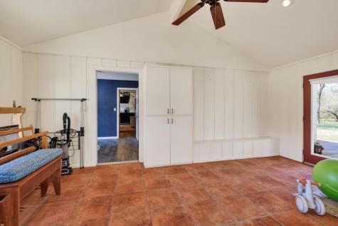 12 Creekwood Drive Schulenburg TX 78956