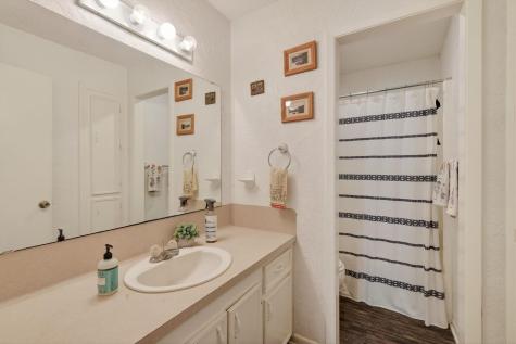 12 Creekwood Drive Schulenburg TX 78956