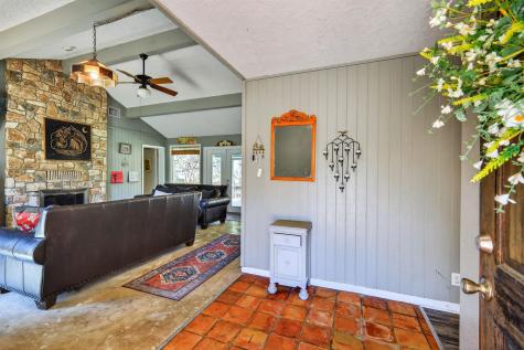 12 Creekwood Drive Schulenburg TX 78956
