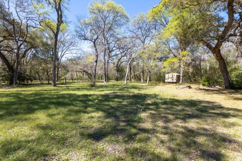 12 Creekwood Drive Schulenburg TX 78956