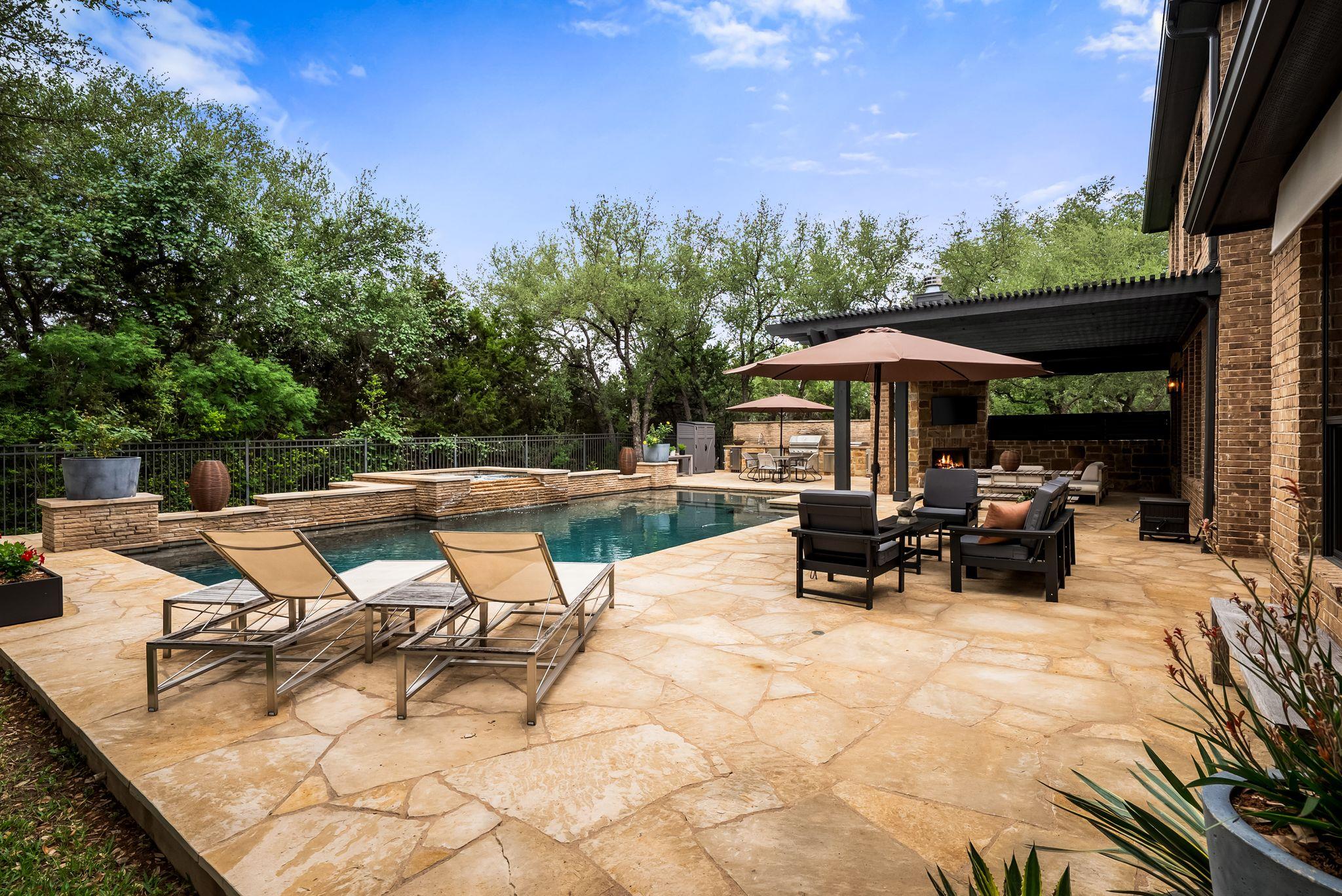 208 Santaluz Lane Austin TX 78732