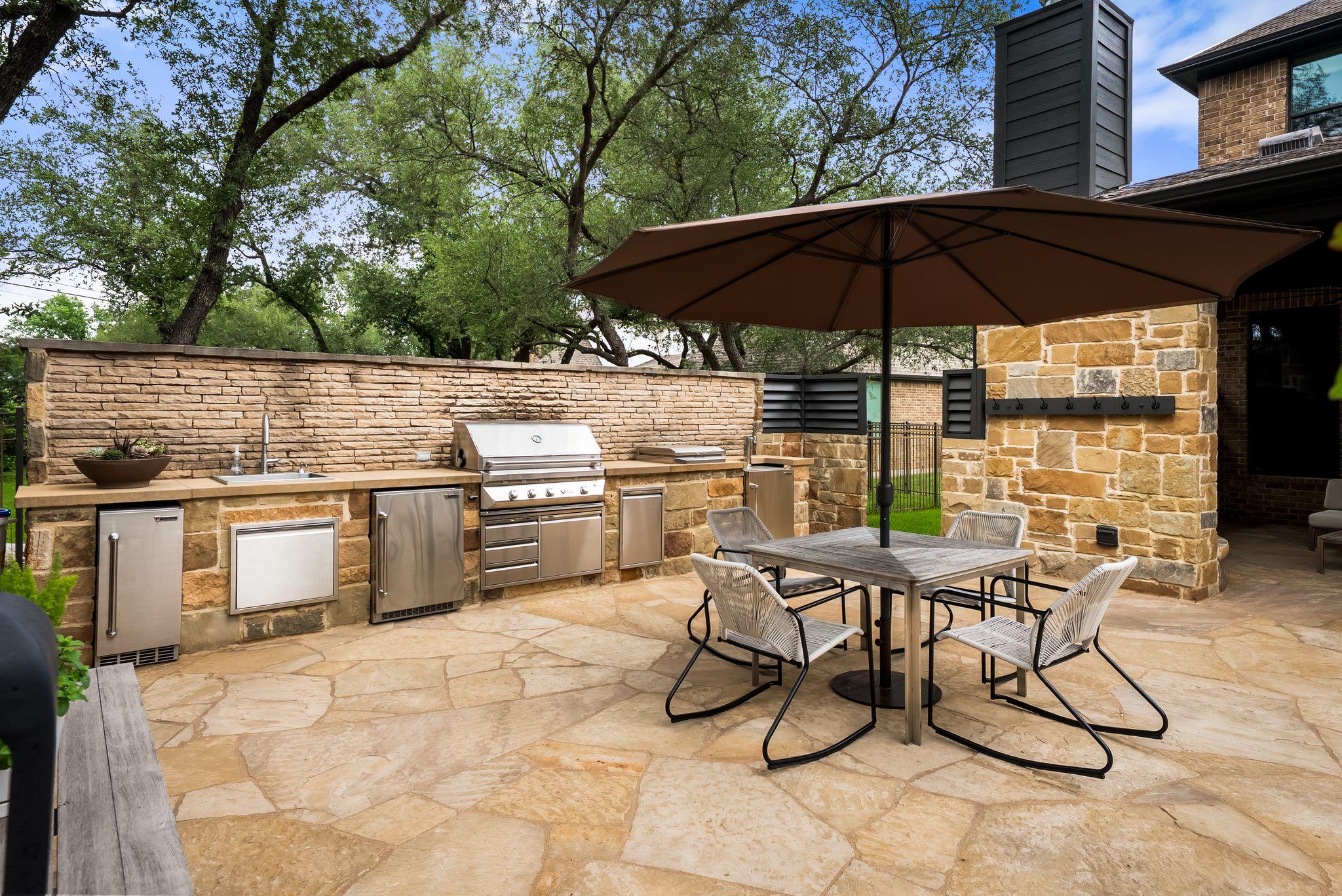208 Santaluz Lane Austin TX 78732