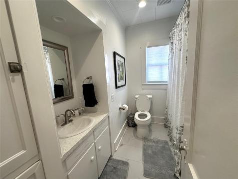 129 E Crockett Street La Grange TX 78945