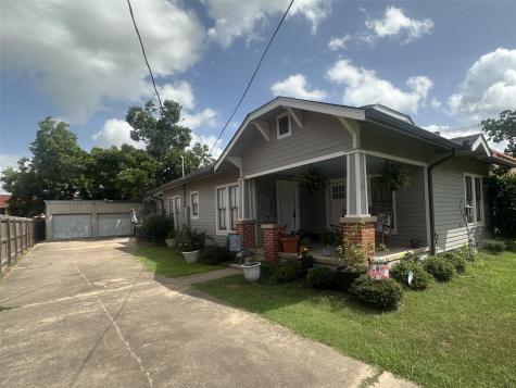 129 E Crockett Street La Grange TX 78945