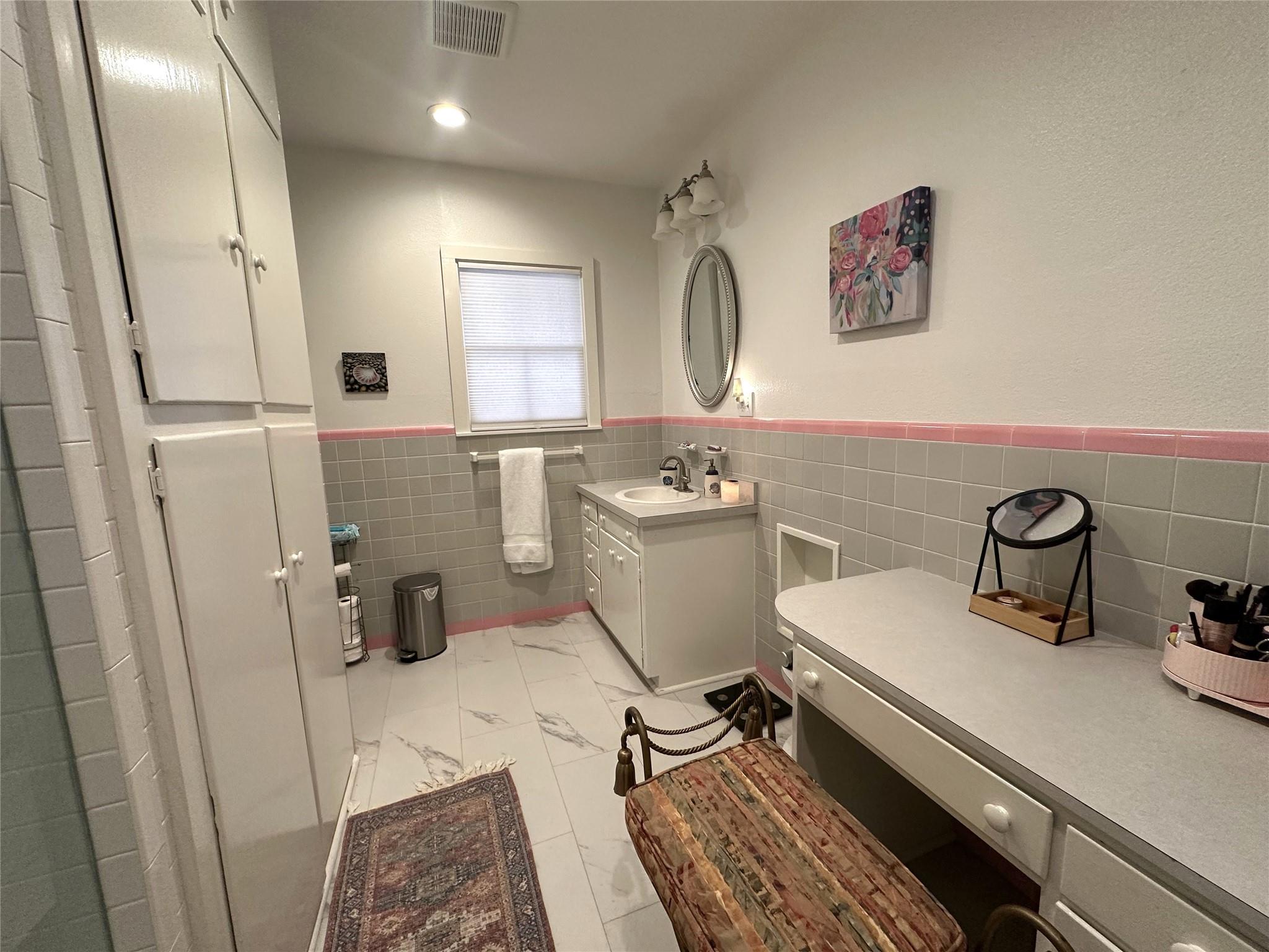 129 E Crockett Street La Grange TX 78945