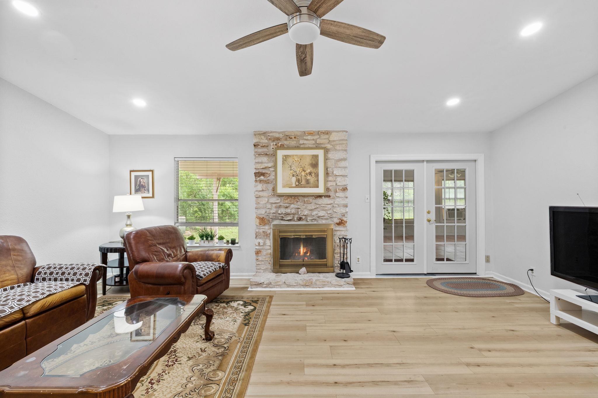 607 Elderberry Cove Austin TX 78745