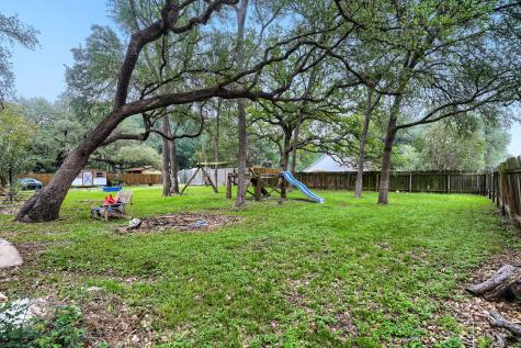 215 Dewberry Cove Buda TX 78610