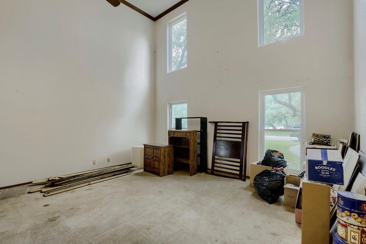 215 Dewberry Cove Buda TX 78610