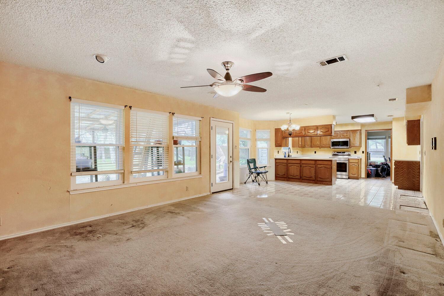 215 Dewberry Cove Buda TX 78610