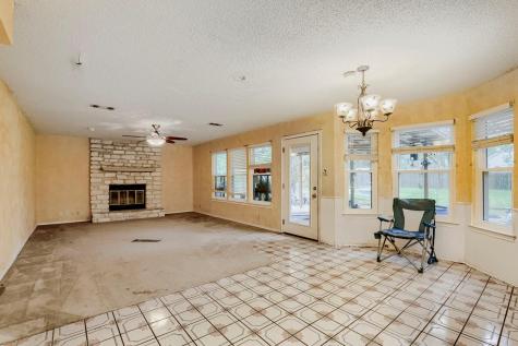 215 Dewberry Cove Buda TX 78610