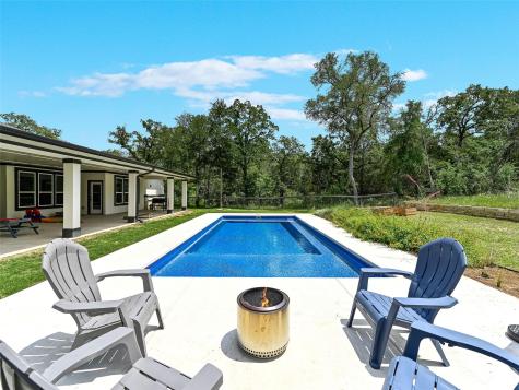 427 State Highway 304 Bastrop TX 78602