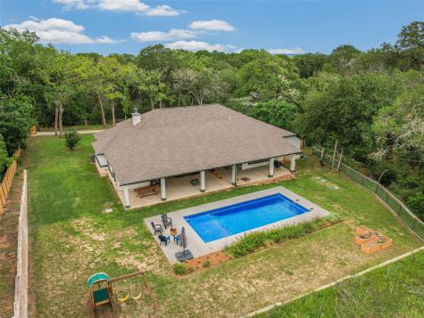 427 State Highway 304 Bastrop TX 78602