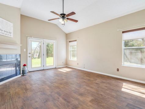 119 Briarwood Lane Elgin TX 78621