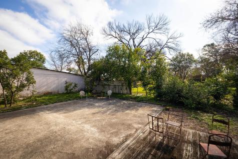 633 S Castell Avenue New Braunfels TX 78130