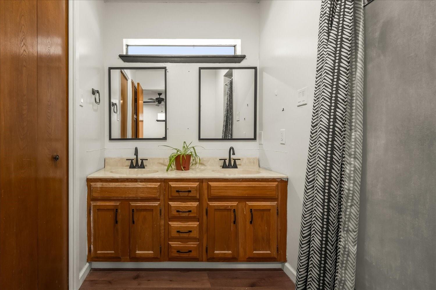 422 Connolly Circle W Lockhart TX 78644
