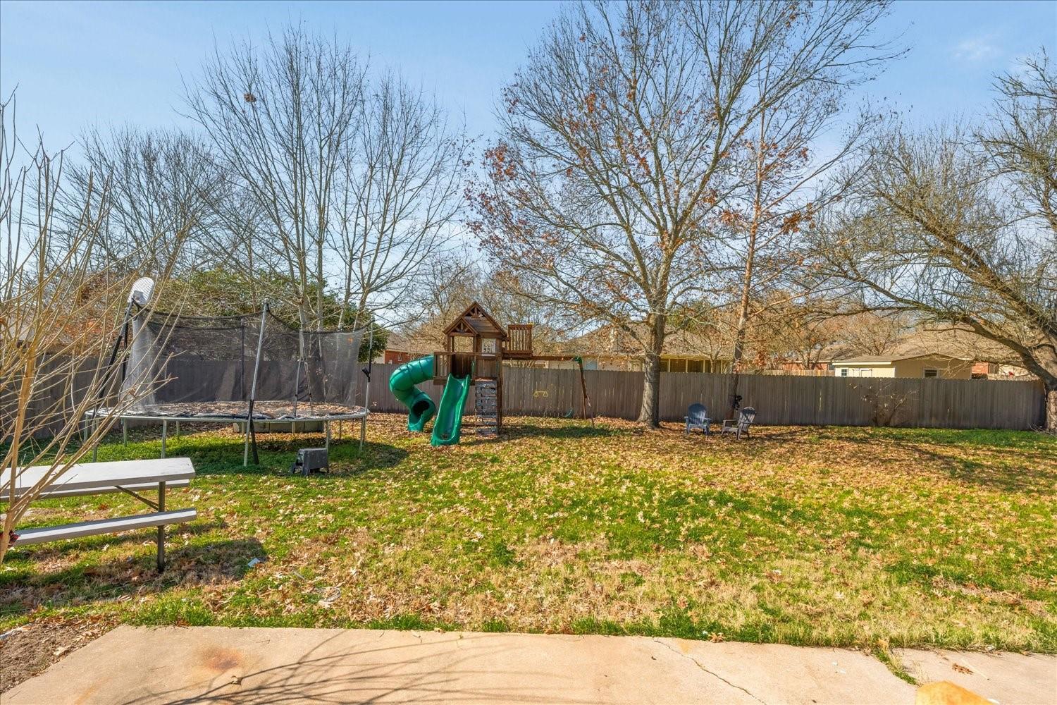 422 Connolly Circle W Lockhart TX 78644