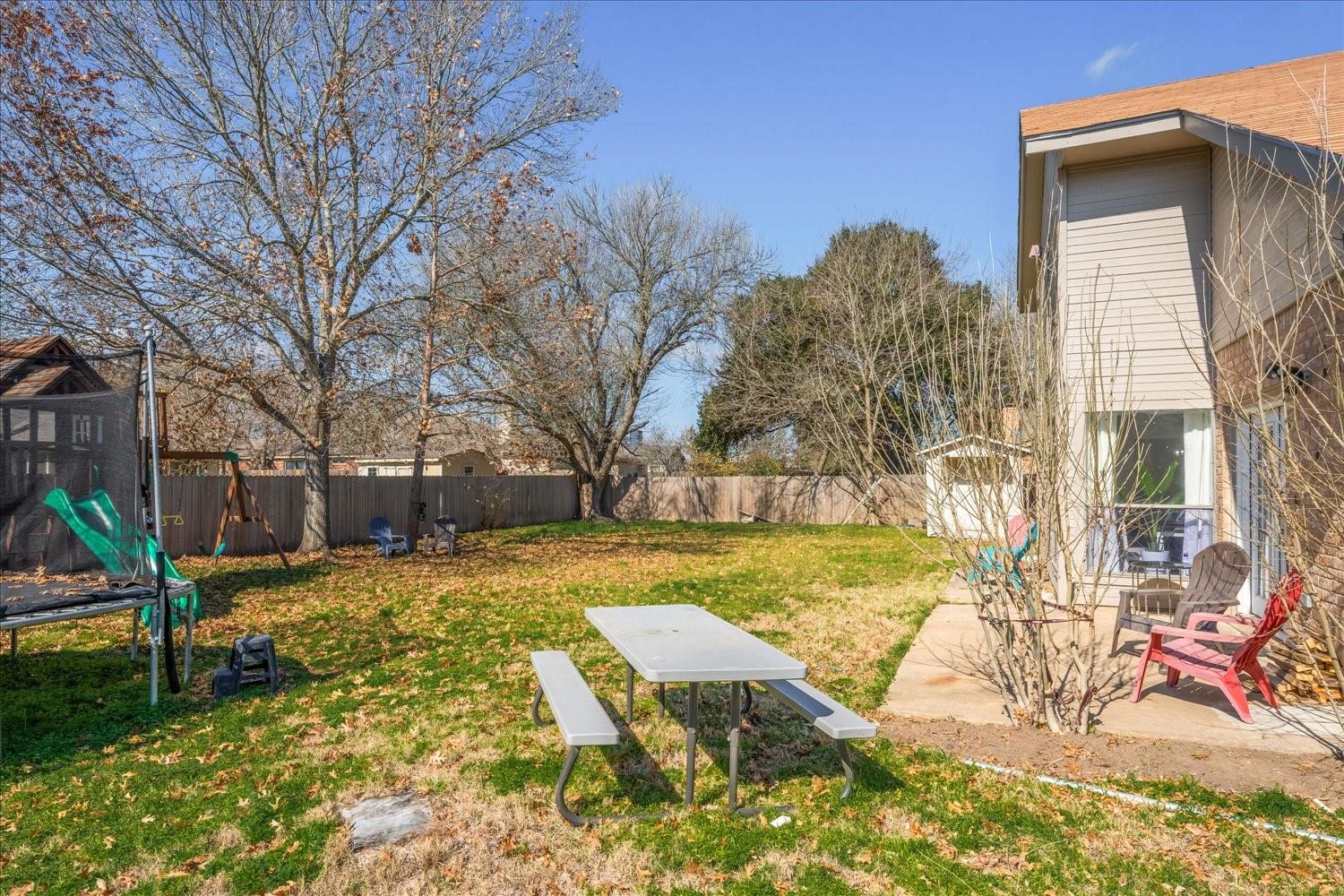 422 Connolly Circle W Lockhart TX 78644