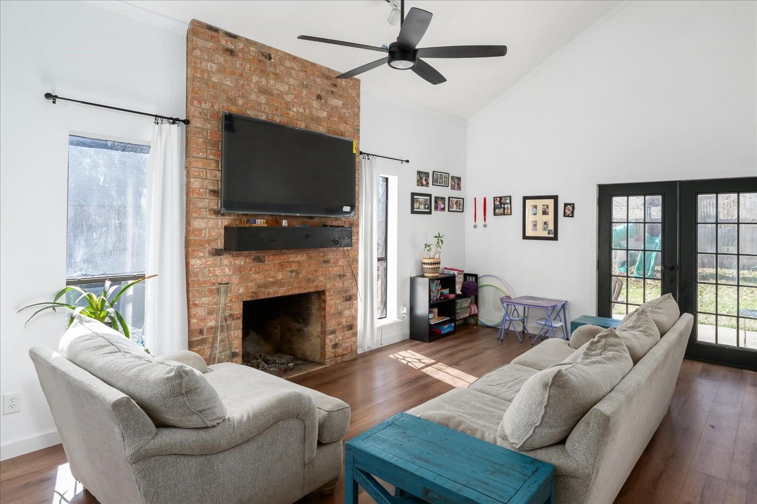 422 Connolly Circle W Lockhart TX 78644
