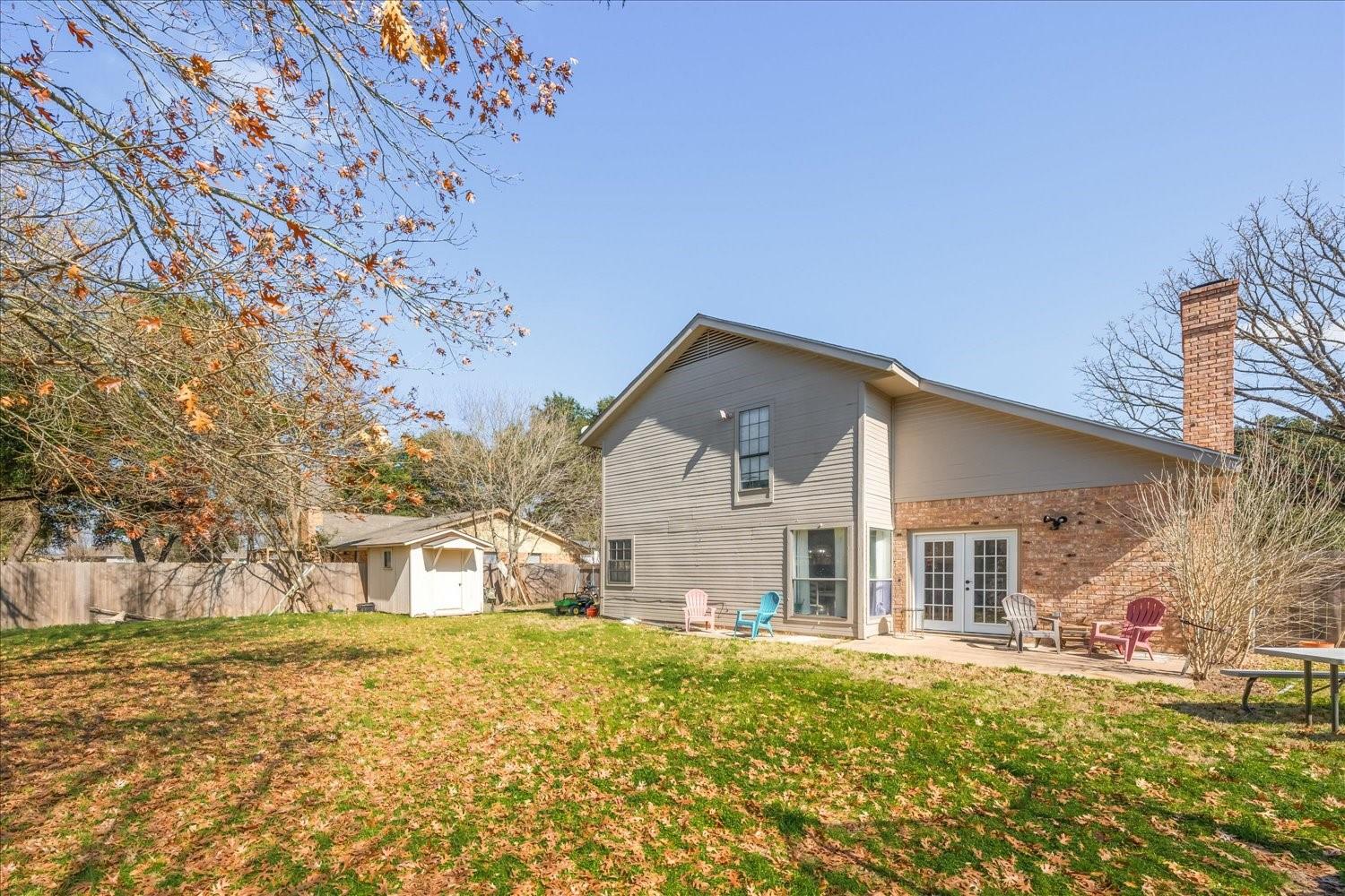 422 Connolly Circle W Lockhart TX 78644