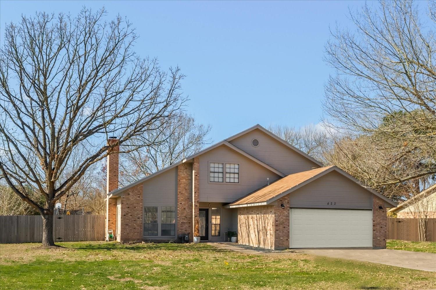 422 Connolly Circle W Lockhart TX 78644