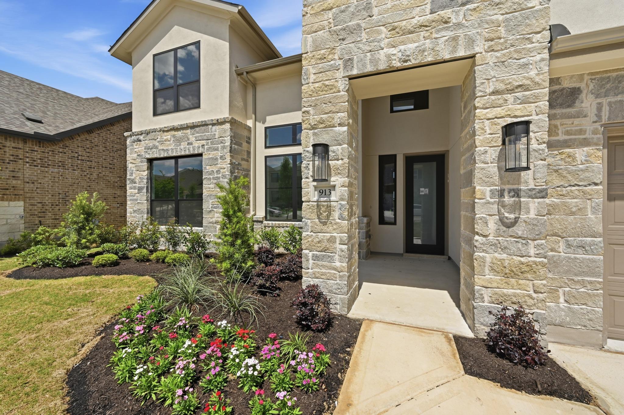 913 Rock Daisy Trail Hutto TX 78634
