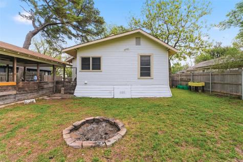 407 Westward Street Rockdale TX 76567