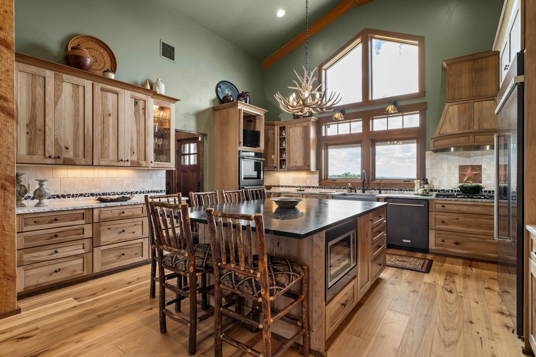 115 Trophy Oak Point Fredericksburg TX 78624