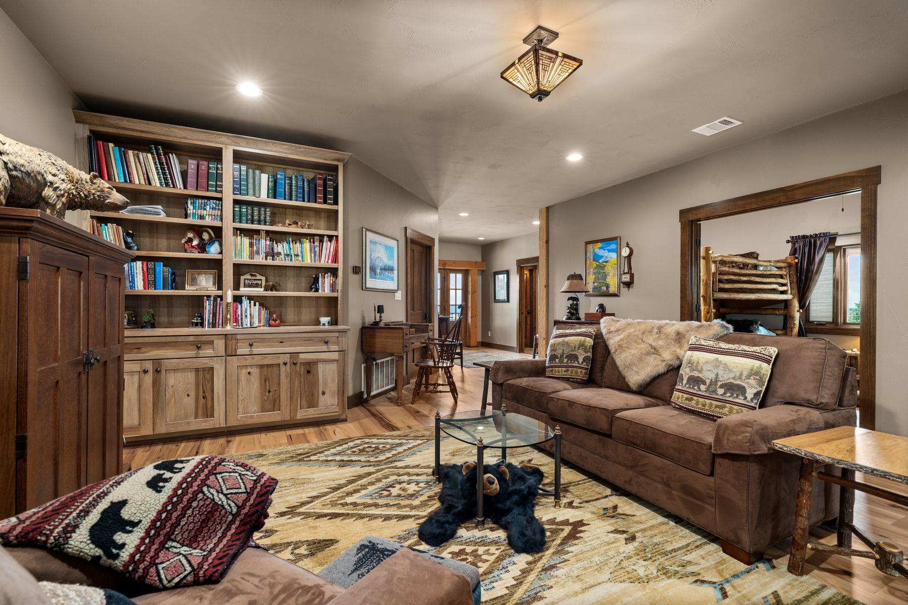 115 Trophy Oak Point Fredericksburg TX 78624