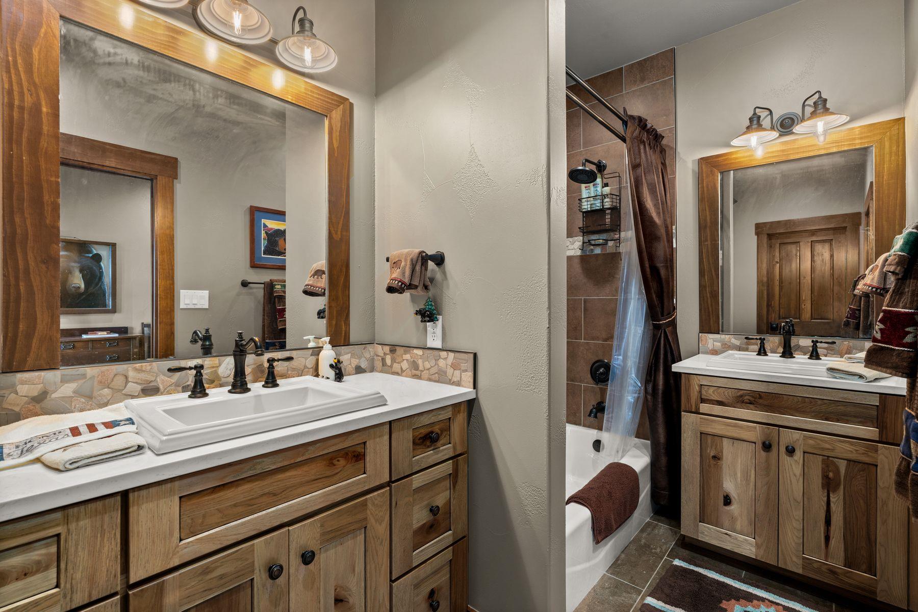 115 Trophy Oak Point Fredericksburg TX 78624