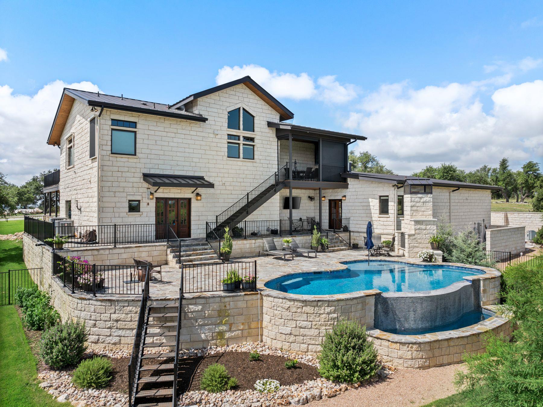 115 Trophy Oak Point Fredericksburg TX 78624