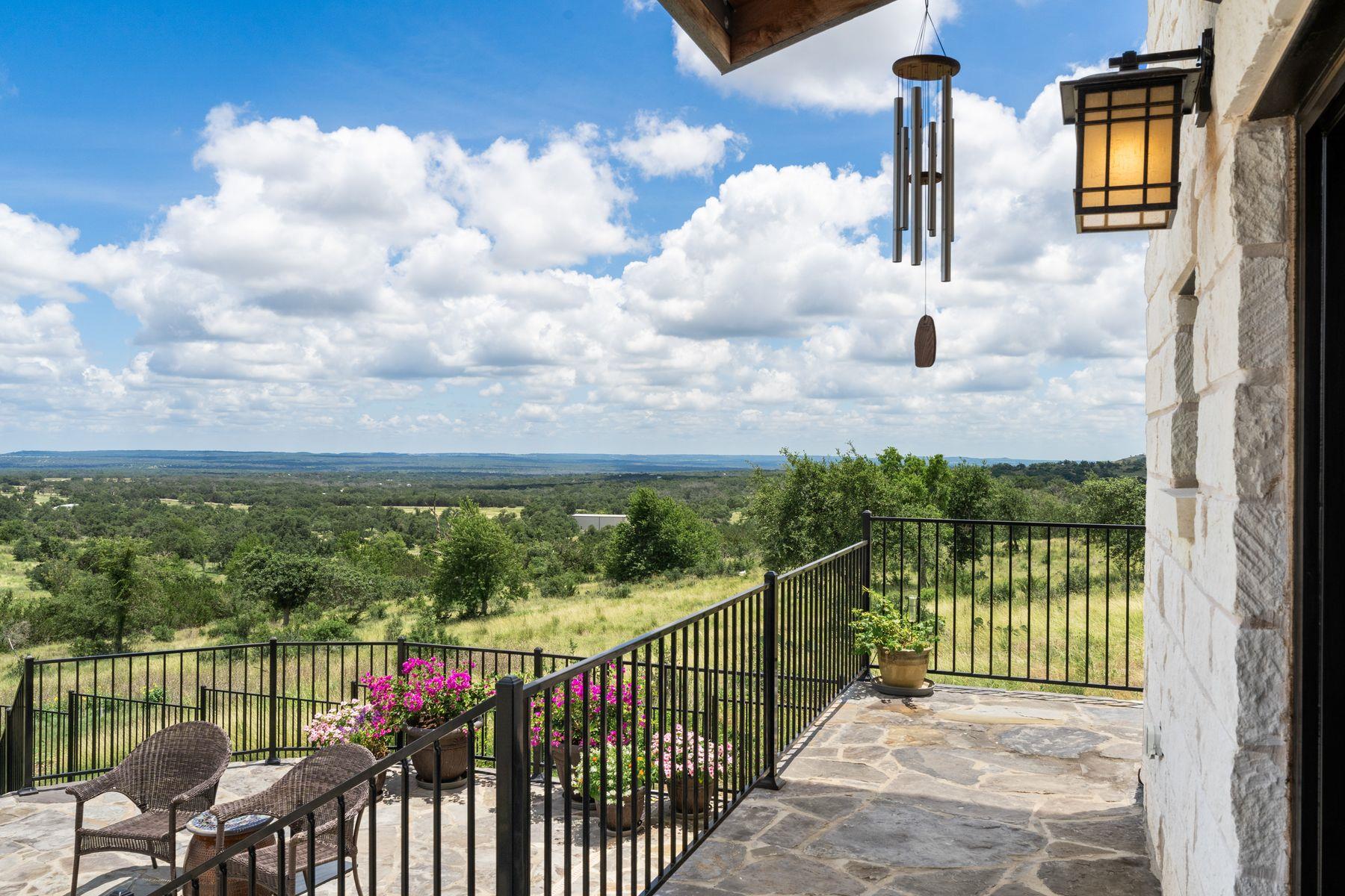 115 Trophy Oak Point Fredericksburg TX 78624