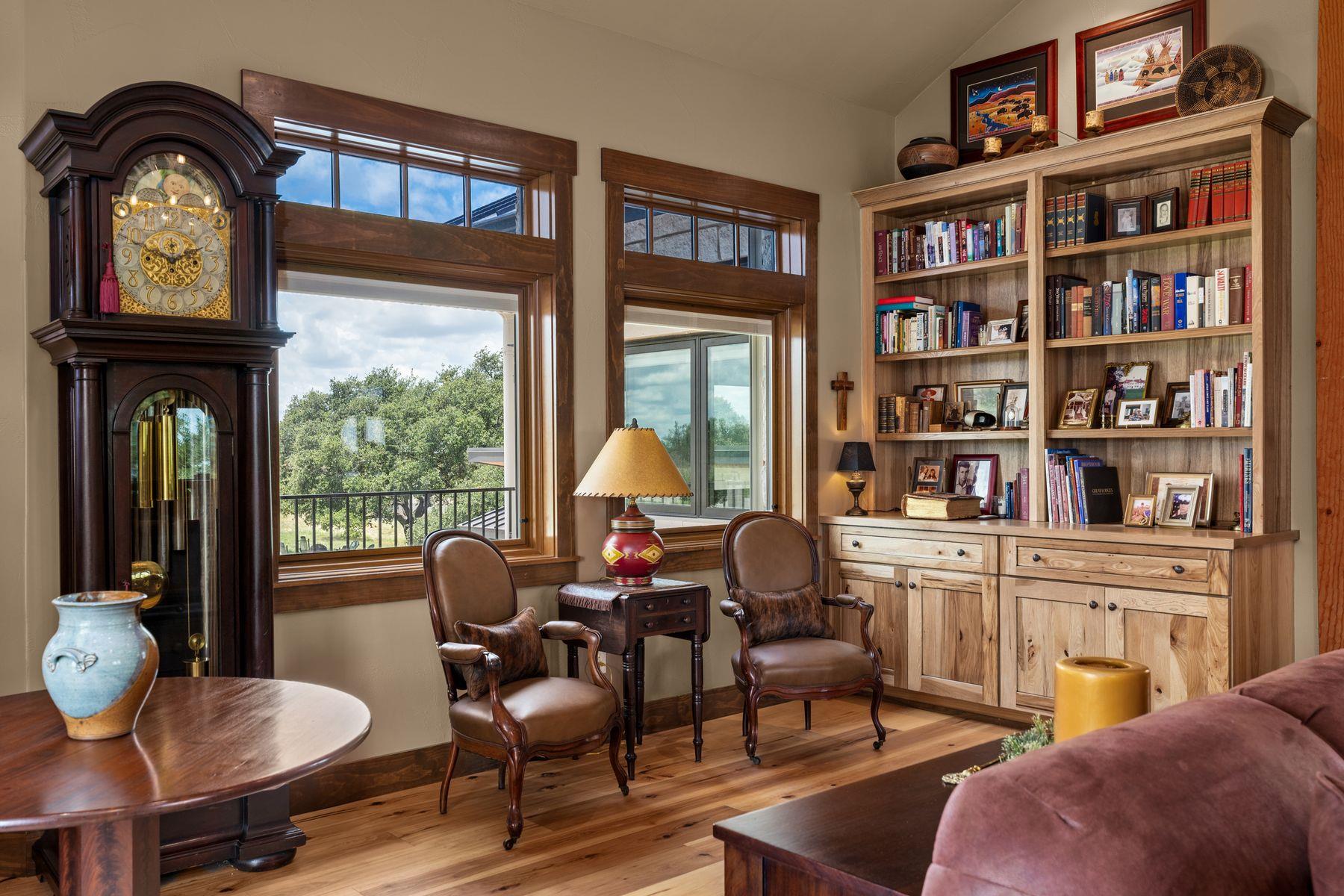 115 Trophy Oak Point Fredericksburg TX 78624