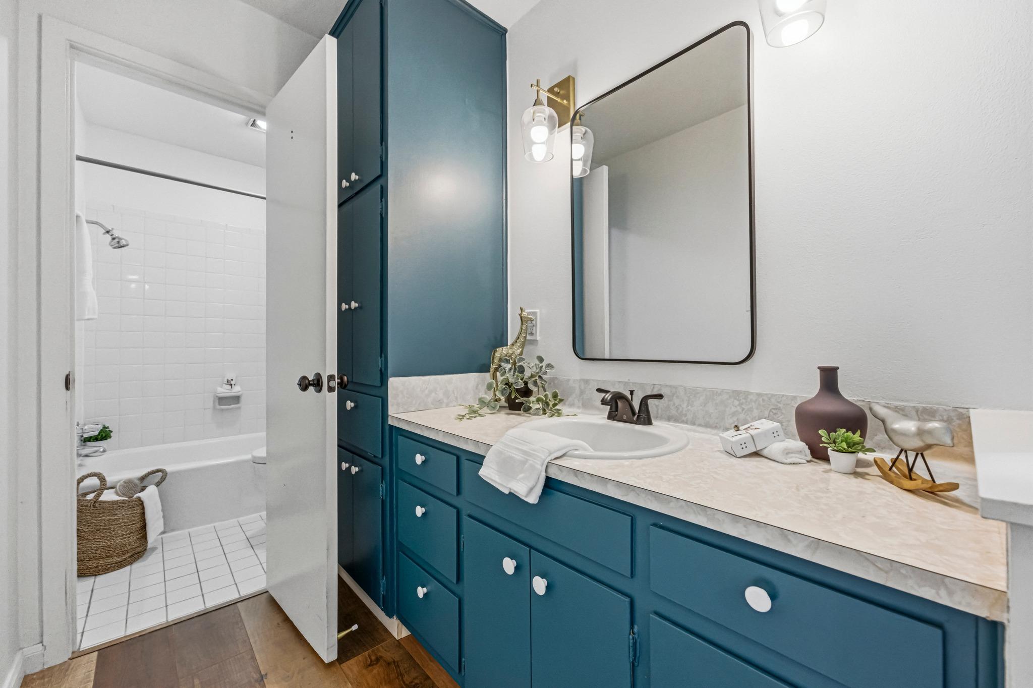 5613 Jacaranda Drive Austin TX 78744