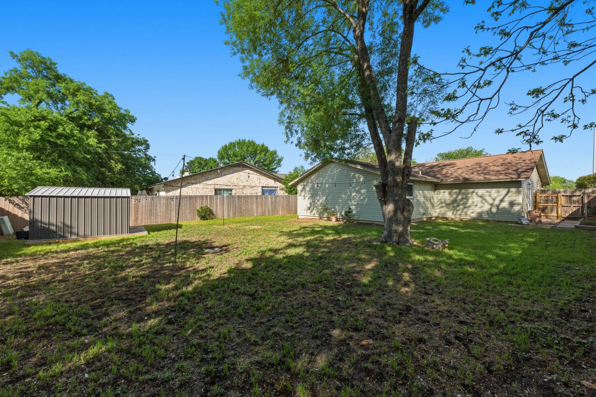 5613 Jacaranda Drive Austin TX 78744
