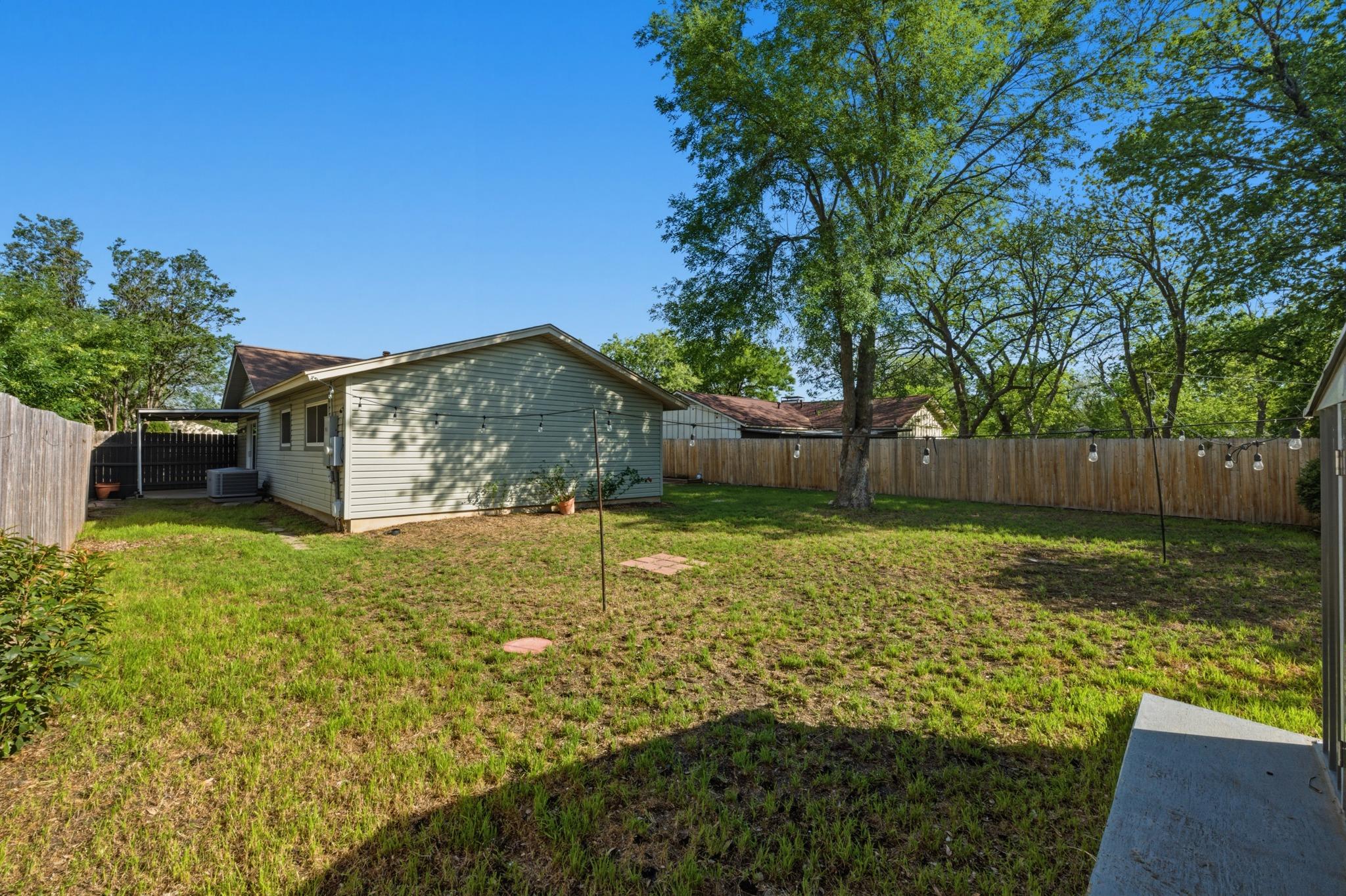 5613 Jacaranda Drive Austin TX 78744