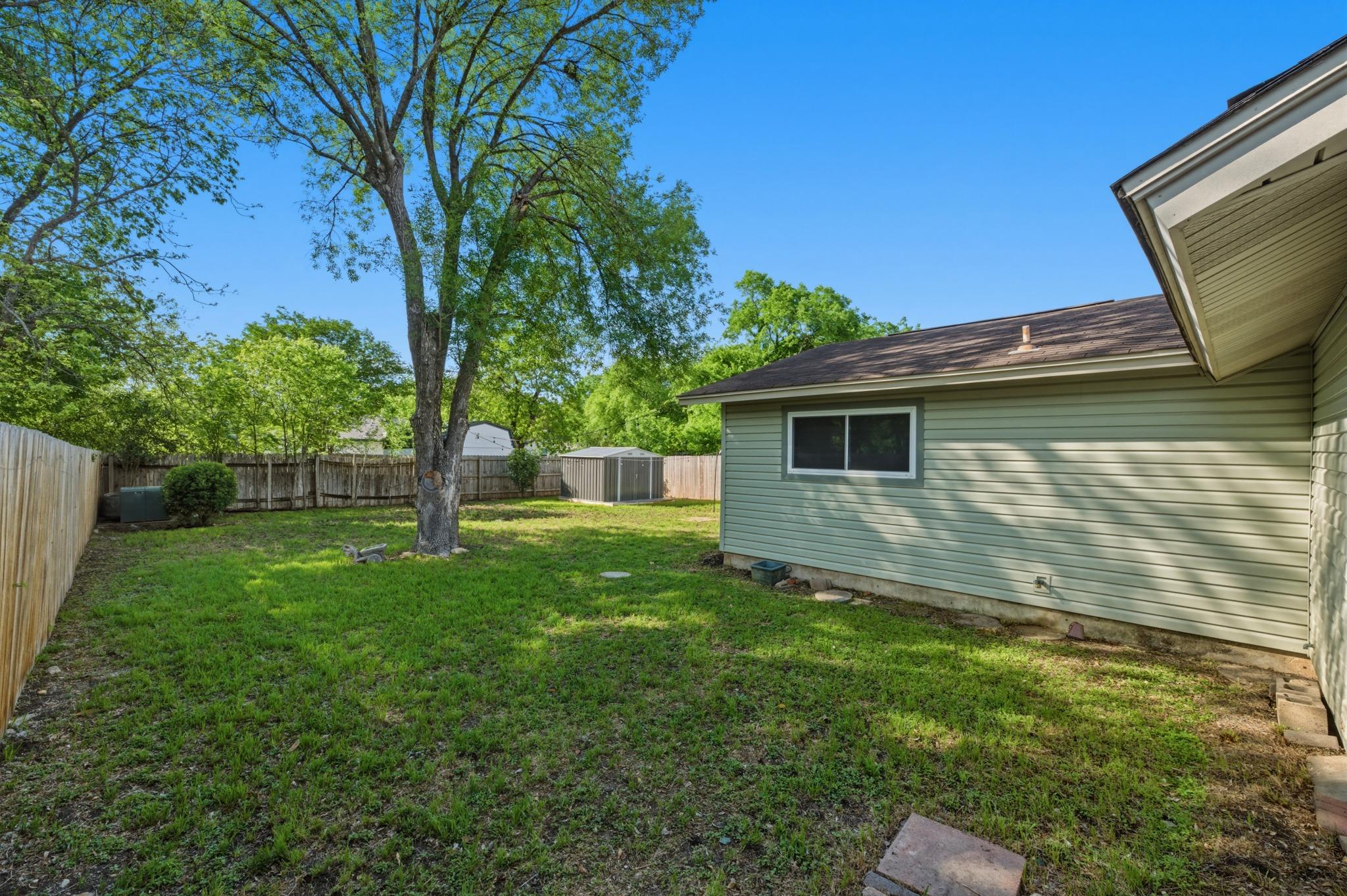 5613 Jacaranda Drive Austin TX 78744