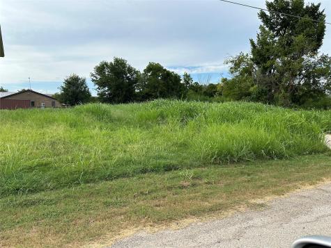 213 4th Street Rockdale TX 76567