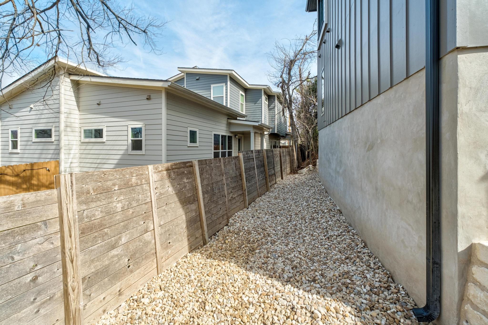 1736 Bunche Road Austin TX 78721