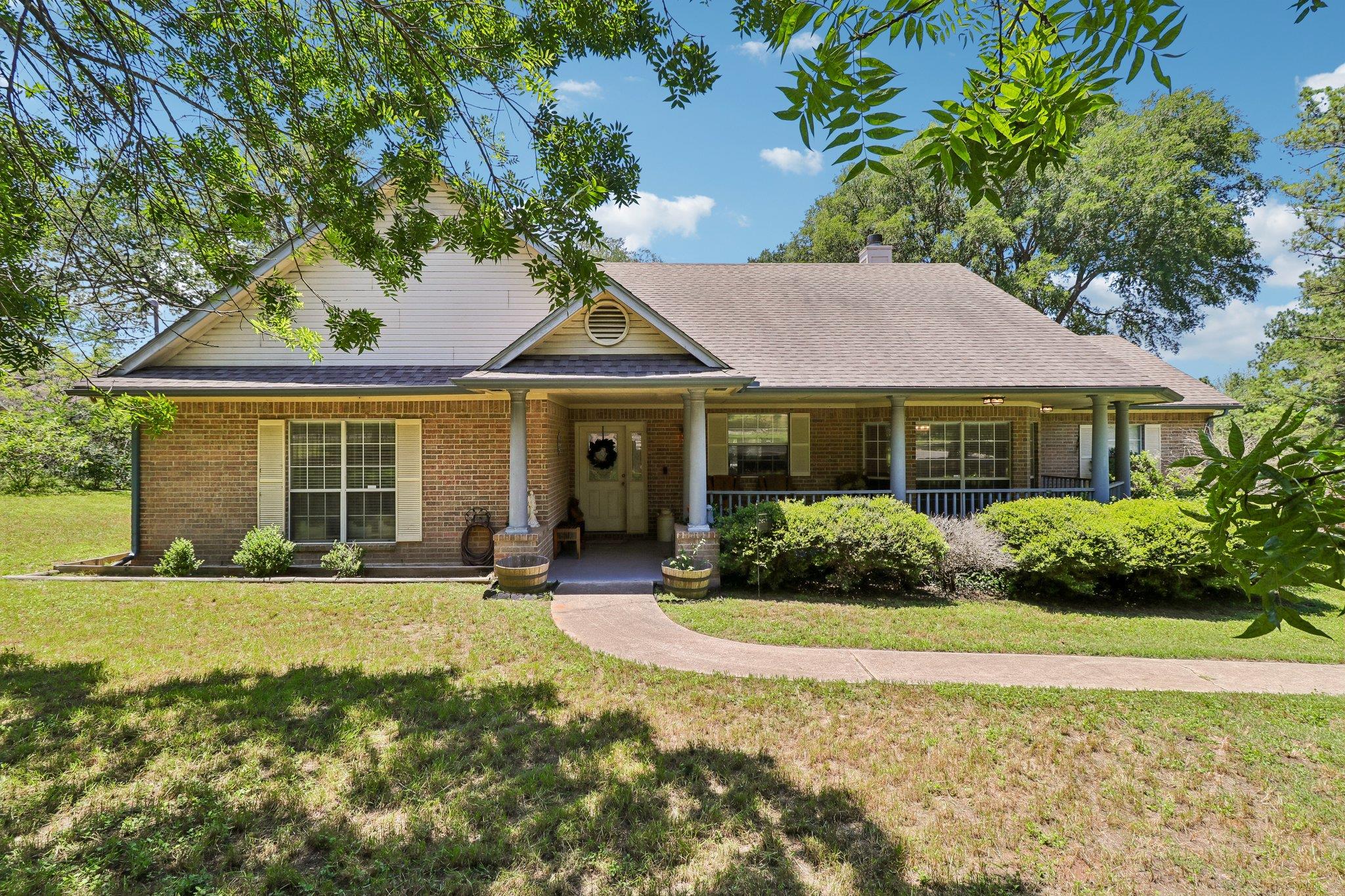 241 Laura Lane Bastrop TX 78602