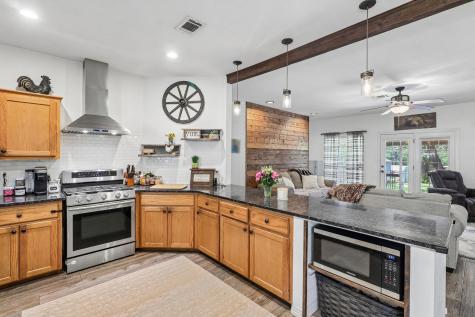 241 Laura Lane Bastrop TX 78602