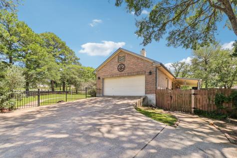 241 Laura Lane Bastrop TX 78602