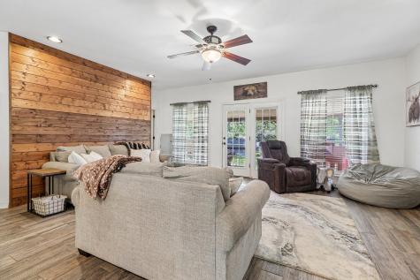 241 Laura Lane Bastrop TX 78602