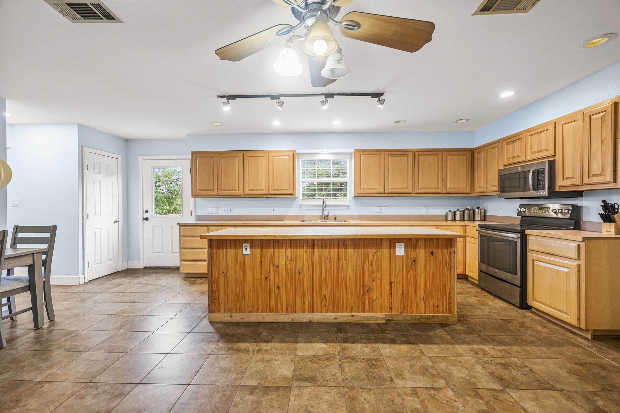 2110 Spring Valley Drive Dripping Springs TX 78620