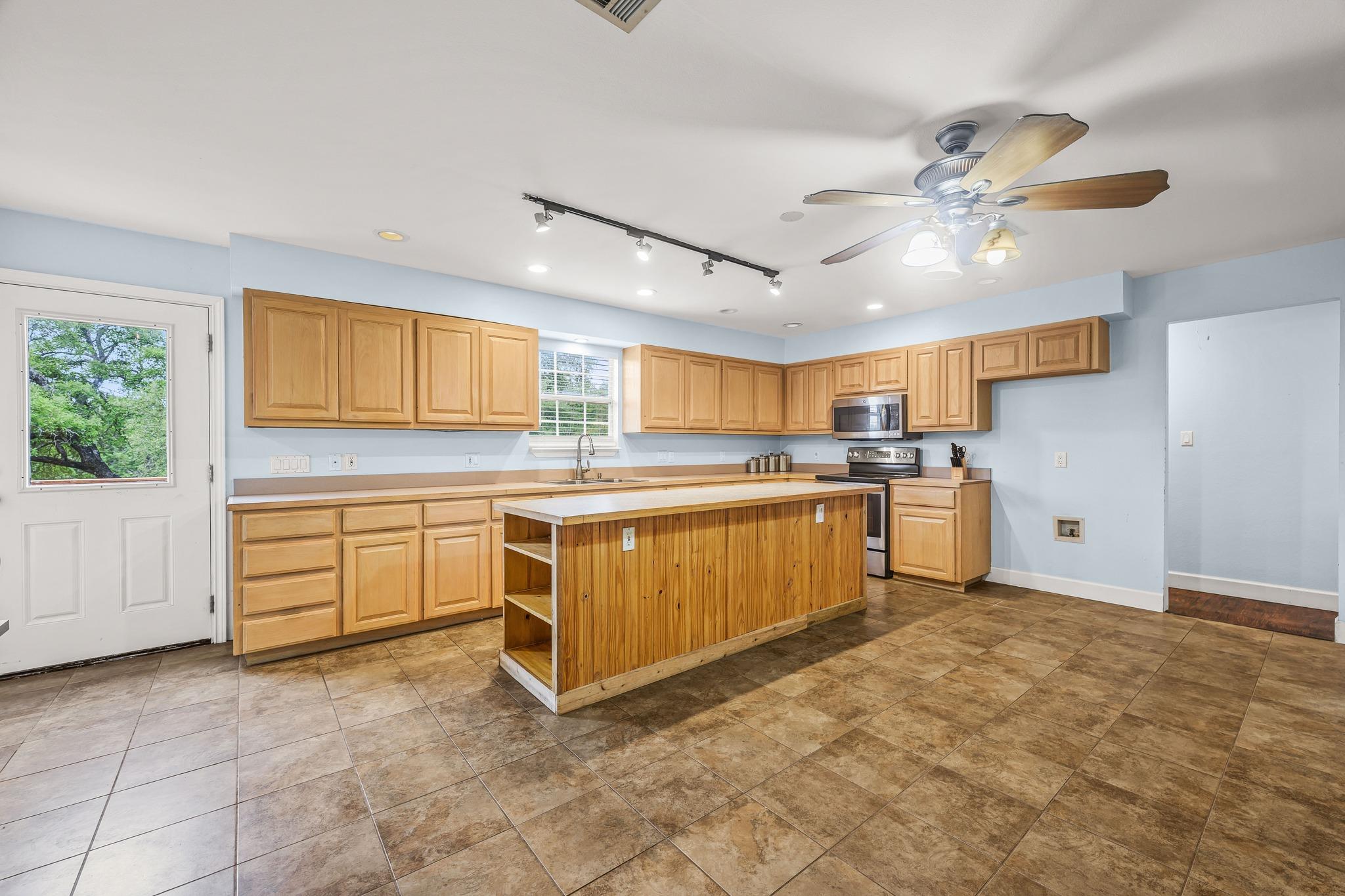 2110 Spring Valley Drive Dripping Springs TX 78620
