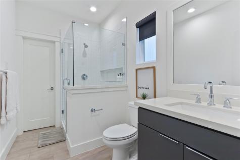 1141 W 17th Street Houston TX 77008